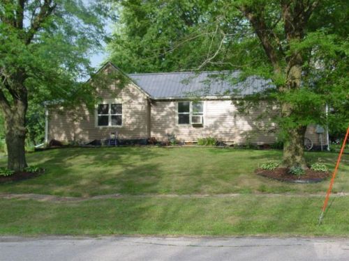 208 4th St, Farson, IA 52563-7727