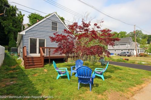105 Shore Dr, Monmouth Hills, NJ 07732-1652