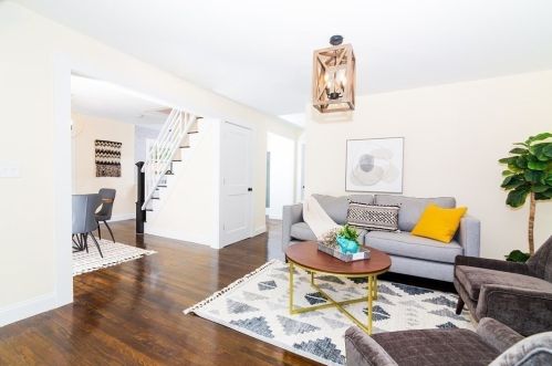 12 Maine Ave, Natick MA  01760-2219 exterior