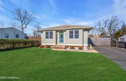 363 Kelly Ave, Bricktown NJ  08724-2230 exterior