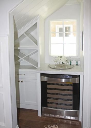 208 Indianapolis Ave, Huntington Beach CA 92646-5011 exterior