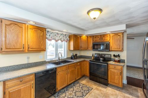 33 Hopkins Ave, Providence RI 02919-1505 exterior