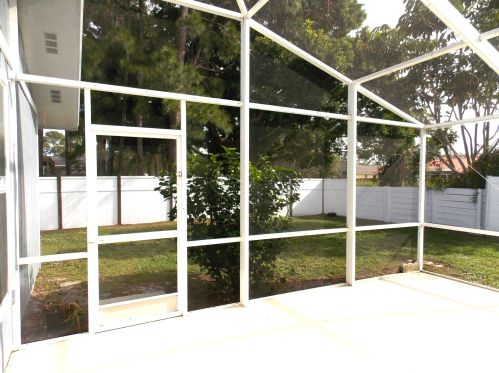 562 Eyerly Ave, Fort Pierce FL  34983-2944 exterior