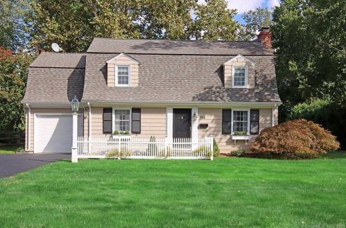 748 Mountain Rd, Hartford, CT 06111-1348