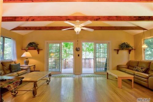 135 Birch Ave, Southold, NY 11971-3515