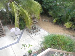 2630 Natoma St, Miami FL  33133-2426 exterior