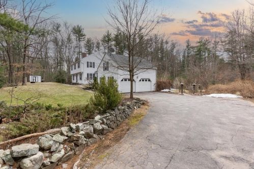 57 Stonecleave Rd, Boxford, MA 01921-2232