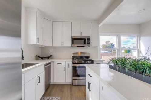 325 Cherry St, Brea CA  92821-6526 exterior