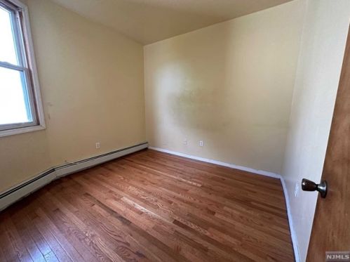 81 Paterson Ave, Paterson NJ 07522-1435 exterior