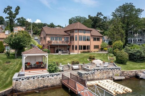 88 Lake Shore Dr, Brookfield Center, CT 06804-1429