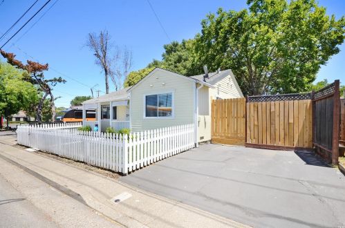 1010 Morgan St, Santa Rosa, CA 95401-5127