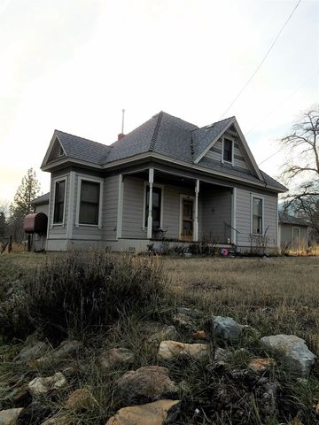 751 Lane St, Yreka, CA 96097-2836