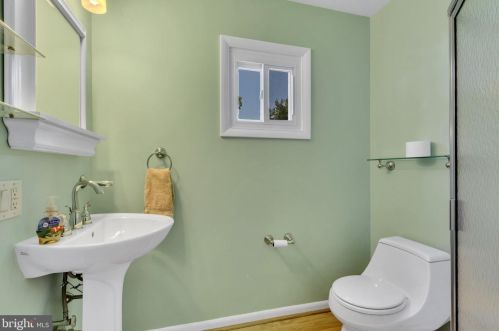 1014 Thomas Ave, Riverton NJ  08077-2321 exterior