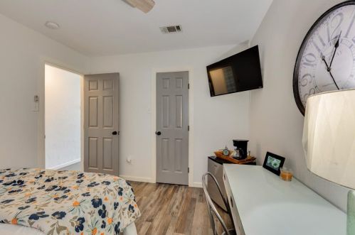 1608 Oxford Dr, Midlothian TX  76063-3369 exterior