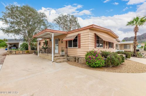 5572 Flying Circle St, Tucson, AZ 85713-4340