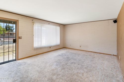 6241 33rd St, Tucson, AZ 85711-6840