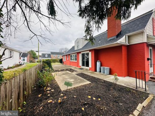 201 Sharpless Dr, Wilmington DE  19803-2507 exterior