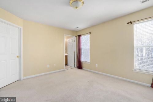 1260 Corbett Pl, Woodbridge VA  22191-1045 exterior