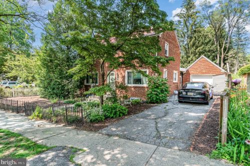 3032 Logan St, Camp Hill, PA 17011-2947