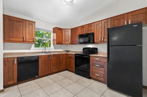 186 Martin Cir, West Palm Beach, FL 33411-1709