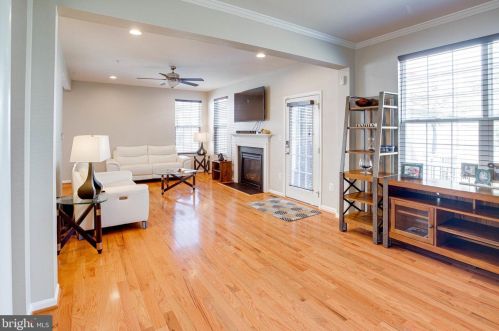 3602 Eagle Ridge Dr, Woodbridge VA  22191-6564 exterior