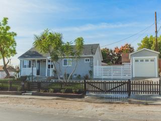 1443 Pepper Dr, Pasadena, CA 91104-1817