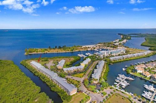 3278 Mangrove Point Dr, Ruskin, FL 33570-3066