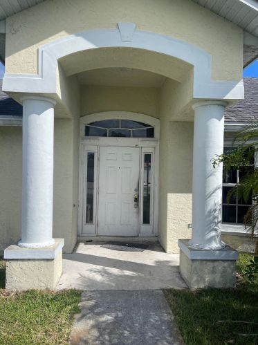 6850 Dragon St, Fort Pierce, FL 34983-1444