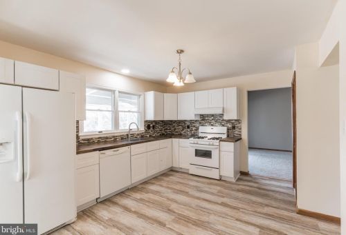 2 Willow Ct, Erial NJ  08081-2216 exterior