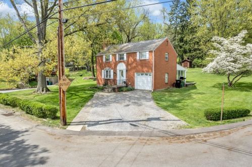 110 Lee Rd, Pittsburgh, PA 15237-3962