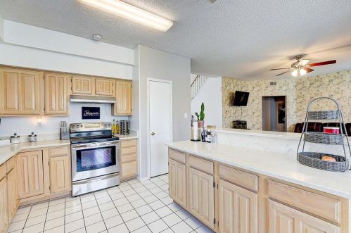 2213 Brooklake St, Denton TX  76207-1623 exterior