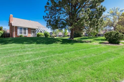 7500 Rosemary Cir, Englewood, CO 80112-2631