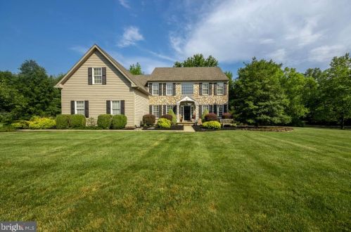 299 Midfield Dr, Prospectville, PA 19002-1127