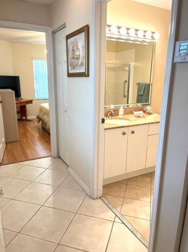 6082 Lake Hibiscus Dr, Delray Beach FL  33484-4617 exterior