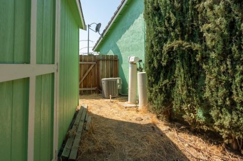 2130 Creek Ct, Newman CA  95360-1445 exterior