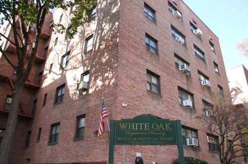 60 White Oak St, New Rochelle NY  10801-1740 exterior