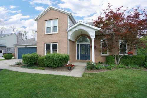 518 Clemray Dr, Cincinnati, OH 45231-2763
