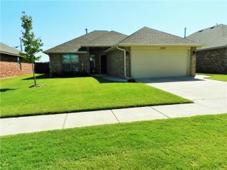 3308 Arcadia Dr, Yukon, OK 73099-9641