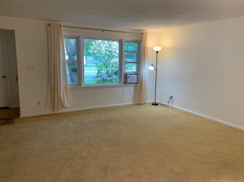 156 Green Manor Rd, Manchester CT  06042-3361 exterior