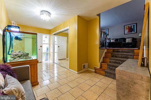 156 Church Rd, Melrose Park, PA 19027-2208