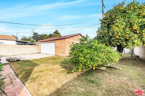 16712 Pannes Ave, Compton CA  90221-5147 exterior