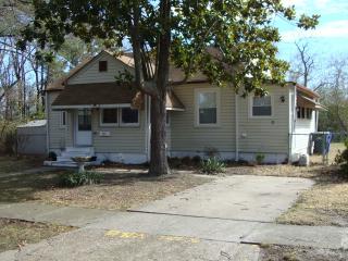 537 Beechwood Ave, Norfolk VA  23505-1114 exterior