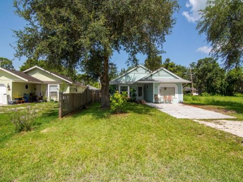 2545 86th Dr, Vero Beach FL  32966-5026 exterior