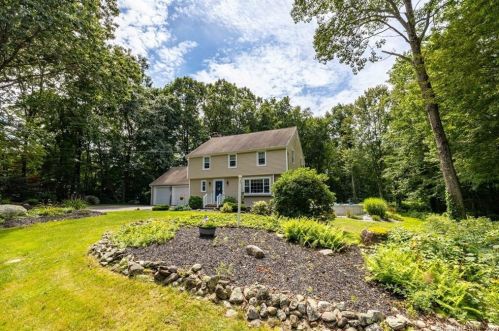 25 Settlement Rd, Amston, CT 06231-1326