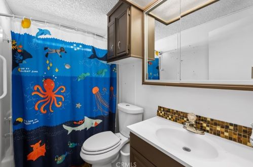 33449 Mill Pond Dr, Wildomar CA  92595-8840 exterior