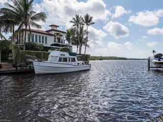 2183 Snook Dr, Naples, FL 34102-1573