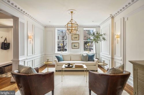 337 6th St, Washington, DC 20003-2754