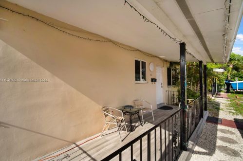 690 50th St, Hialeah FL  33013-1622 exterior