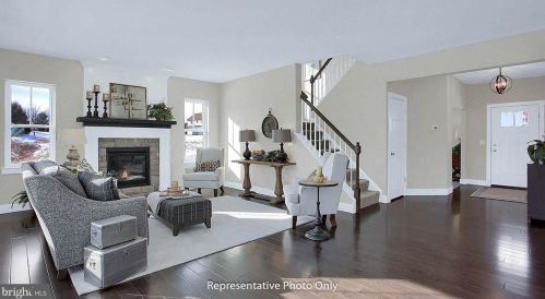 12 Danbury Dr, Navy Sup Dpt, PA 17050-7999