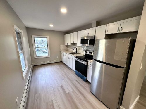 14 Eastman Ter, Poughkeepsie NY  12601-4306 exterior